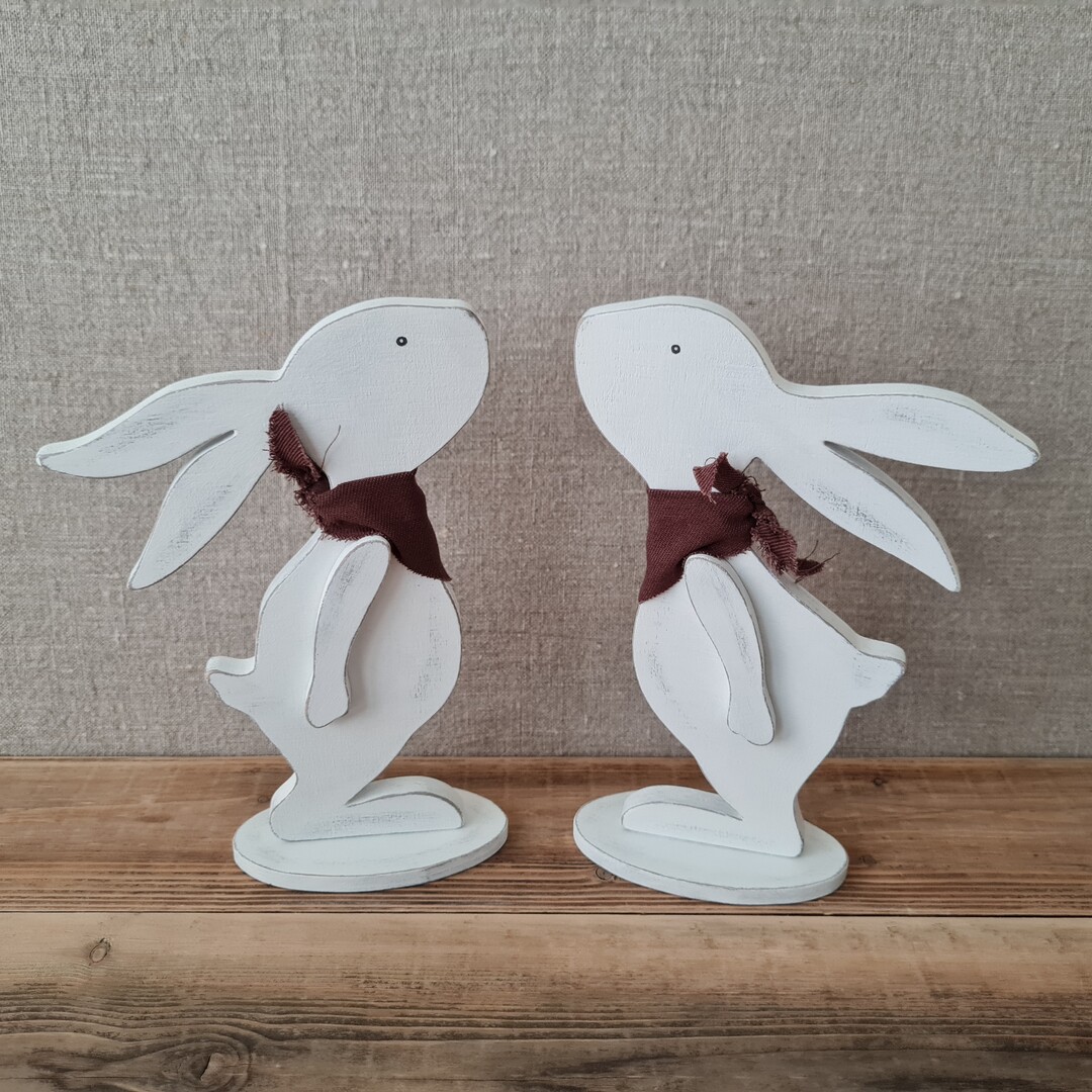 Häschen mit braunem Halstuch